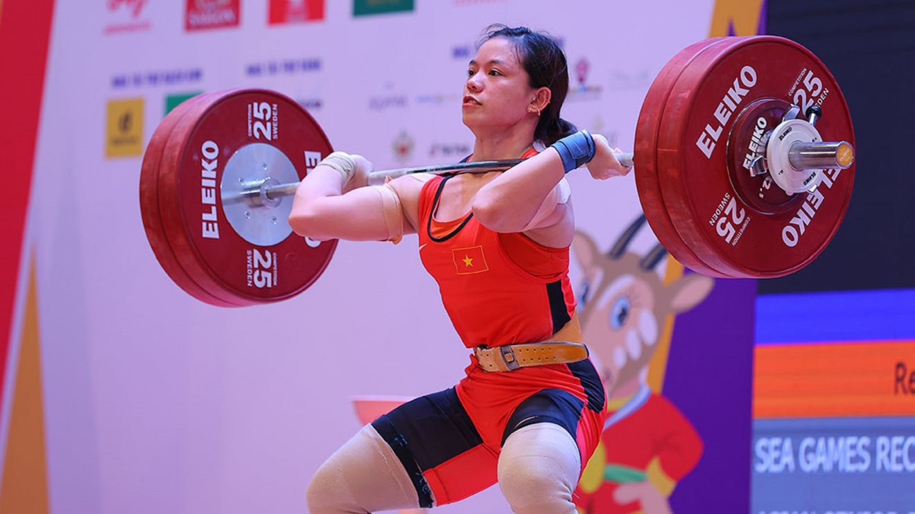 Đô cử Phạm Thị Hồng Thanh là người phá cả 3 kỷ lục SEA Games ở hạng cân 64kg nữ các nội dung cử giật, cử đẩy và tổng cử